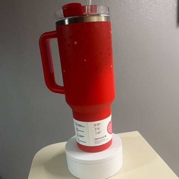Red Ruby Hearts, 40 oz Stanley, Valentine's edition, The Flowstate Quencher, New - Picture 9 of 13